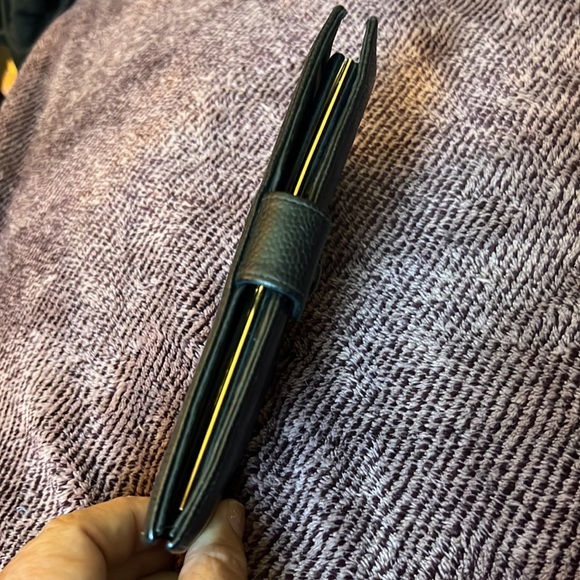 Beautiful Black Caviar Chanel WALLETwith snap closure - Picture 12 of 12